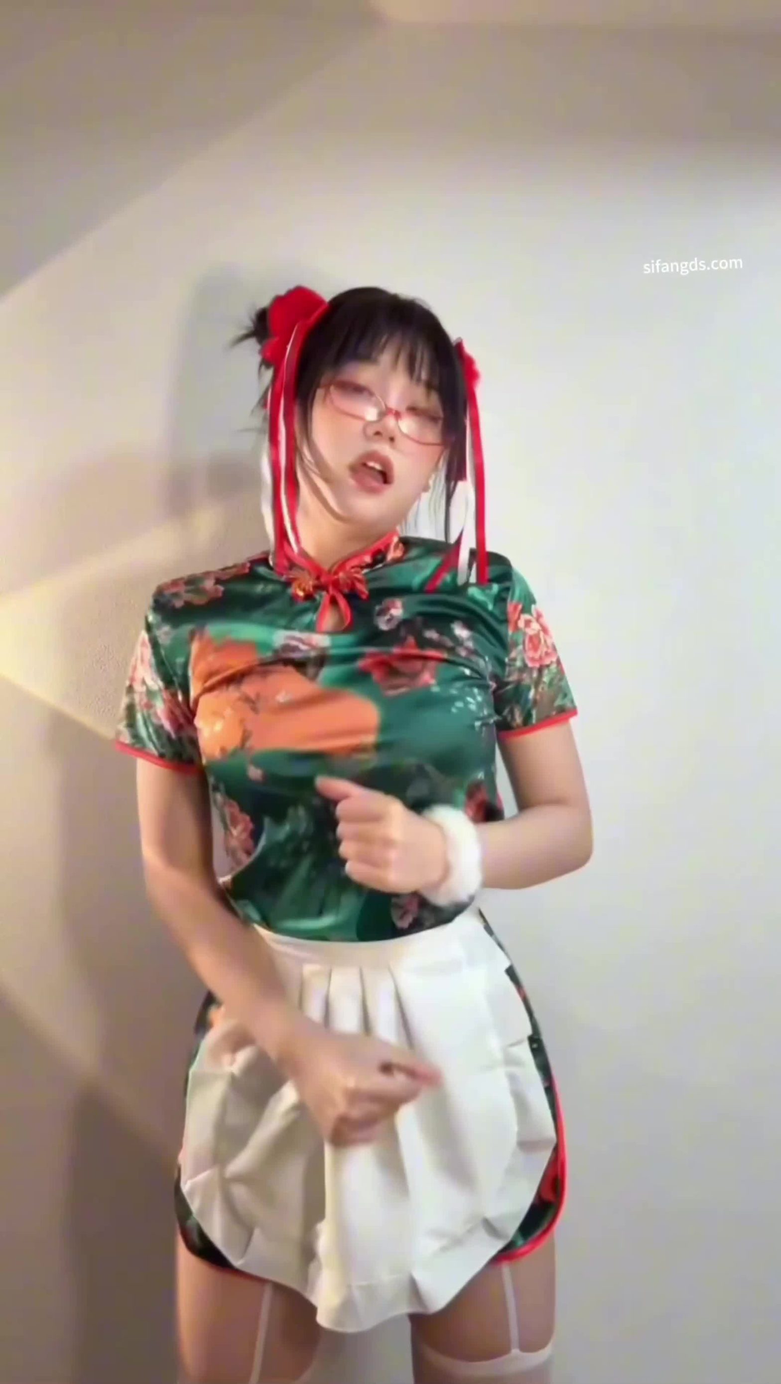 Yum_707 TikTok 200K “Lén Lút” OnlyFans p1